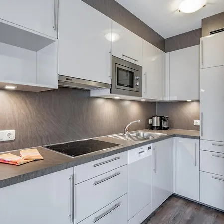 Platoell Homes 公寓 *